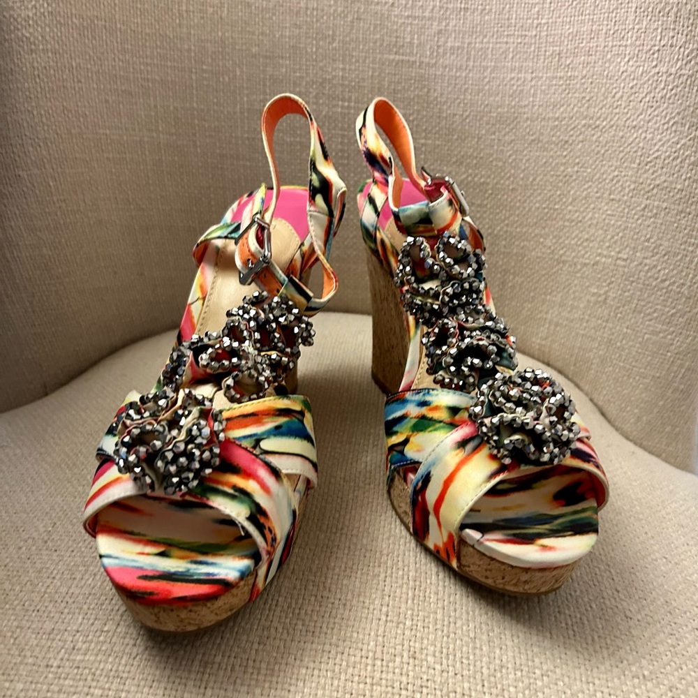 Gianni Bini 4.75” Fabric Wedge Sandals.  Size 10.  NWOT.